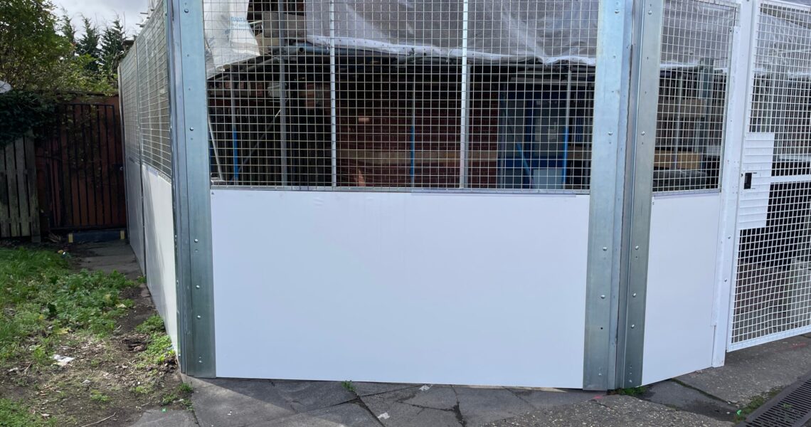 Half mesh hoarding from Hoard-it